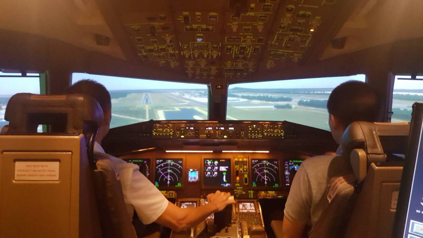 B777 simulator session